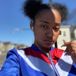 Meet your Posher, Dalia